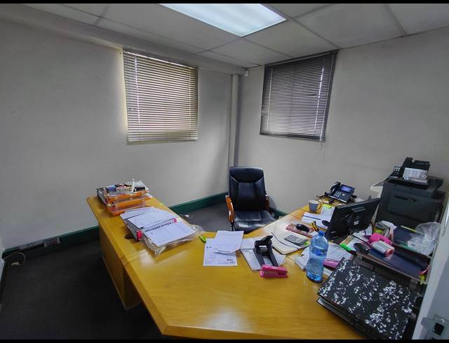 240M² OFFICE TO LET IN HALFWAY HOUSE